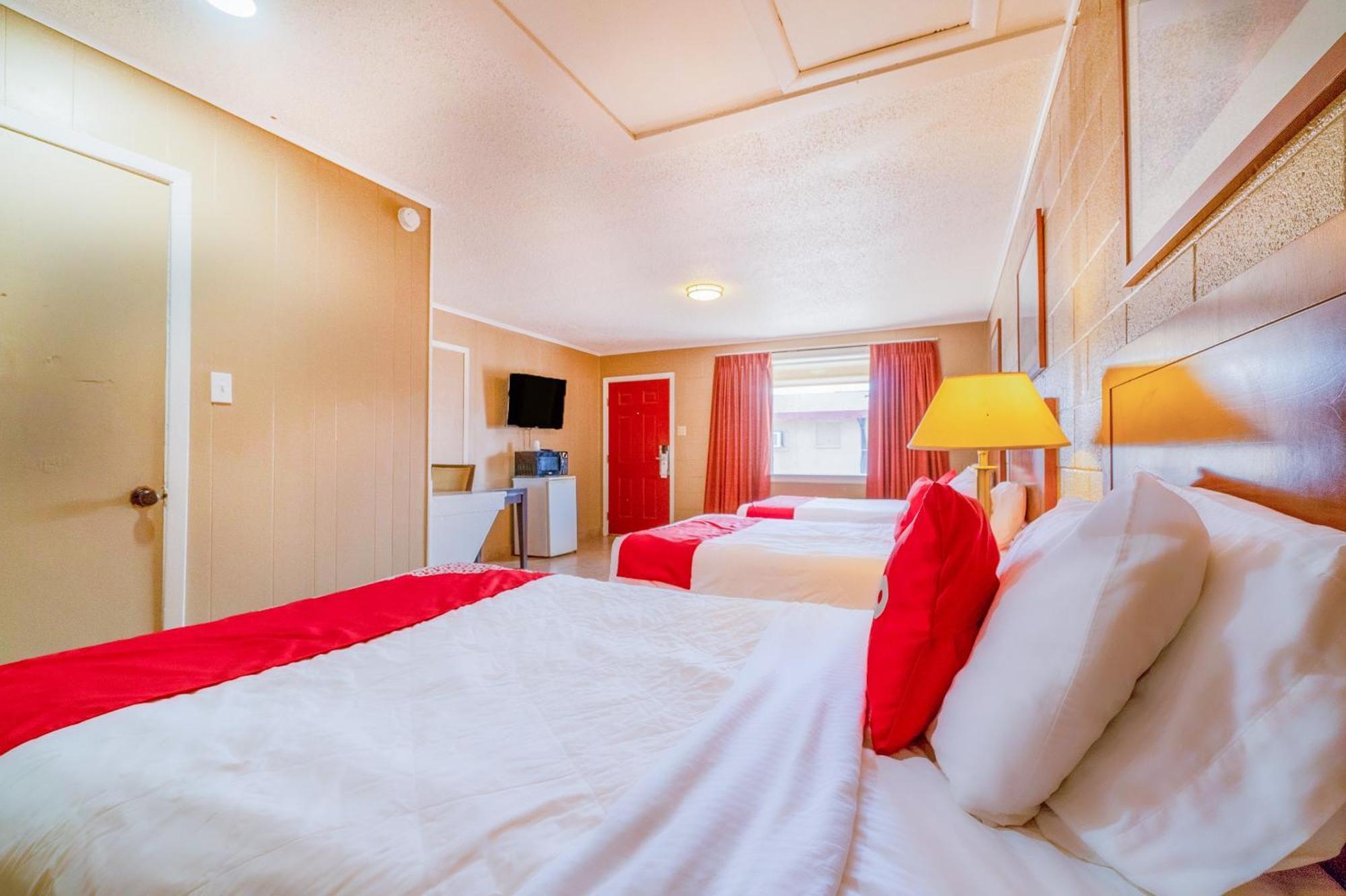 OYO Hotel Beeville -US 181 Buitenkant foto